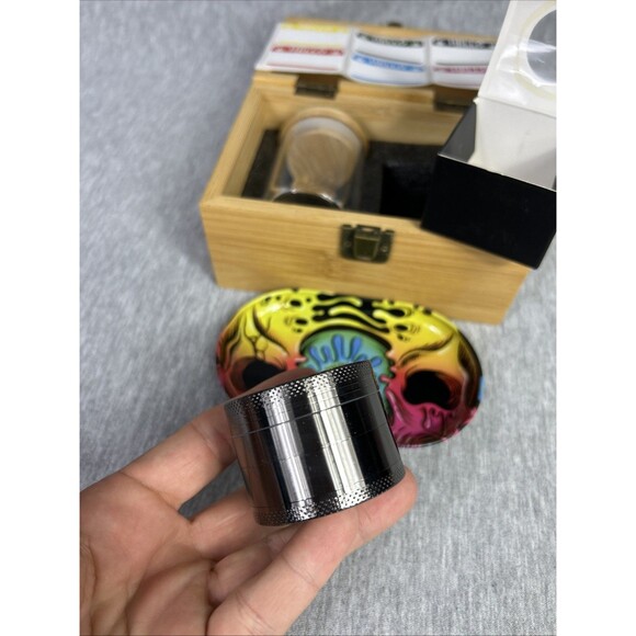 Bamboo Stash box, Skull Design - Picture 15 of 16